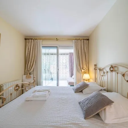 דירה Beautiful One Bedroom Two Minute Walk To Carlton *