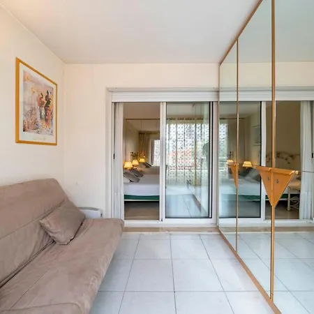 דירה Beautiful One Bedroom Two Minute Walk To Carlton